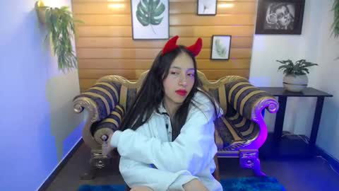 Snapshot of valeria_rossi7 chatting on 02/19/25, 06:00 Valeria online show from 02/19/25, 06:00