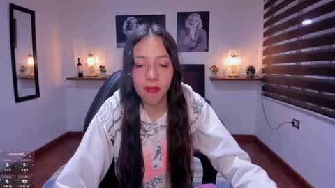 Snapshot of valeria_rossi7 chatting on 10/29/25, 02:19 Valeria online show from 10/29/25, 02:19