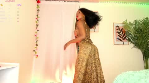 Snapshot of valeria_thompson1 chatting on 02/06/25, 08:34 Valeria online show from 02/06/25, 08:34