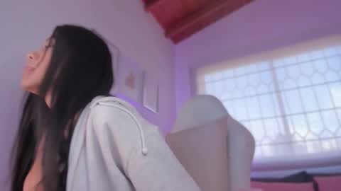 Snapshot of valeria_uribe22 chatting on 01/07/26, 01:13 online show from 01/07/26, 01:13