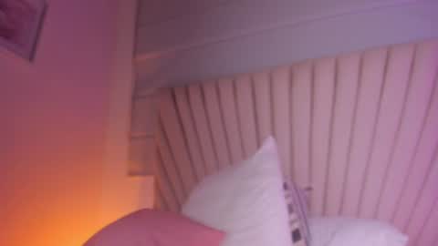 Snapshot of valeria_uribe22 chatting on 07/20/26, 09:56 online show from 07/20/26, 09:56