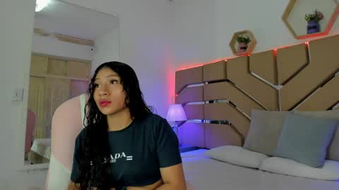 Snapshot of valeria_usuga chatting on 05/02/26, 11:48 valeria_usuga online show from 05/02/26, 11:48