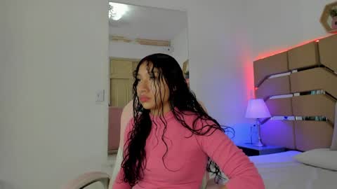 Snapshot of valeria_usuga chatting on 05/08/26, 11:26 valeria_usuga online show from 05/08/26, 11:26