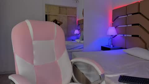 Snapshot of valeria_usuga chatting on 05/11/26, 11:05 valeria_usuga online show from 05/11/26, 11:05