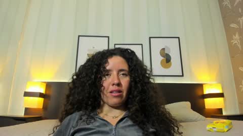 Snapshot of valeriaa_soler chatting on 01/10/25, 03:58 Valeria online show from 01/10/25, 03:58