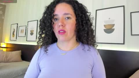 Snapshot of valeriaa_soler chatting on 02/22/25, 03:58 Valeria online show from 02/22/25, 03:58