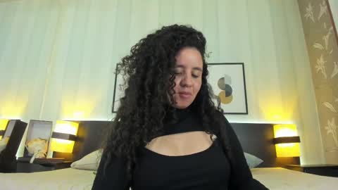 Snapshot of valeriaa_soler chatting on 03/07/25, 07:27 Valeria online show from 03/07/25, 07:27