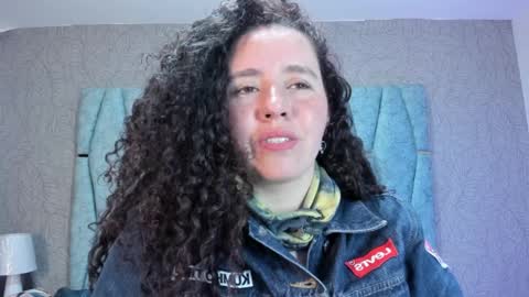 Snapshot of valeriaa_soler chatting on 09/12/25, 01:11 Valeria online show from 09/12/25, 01:11