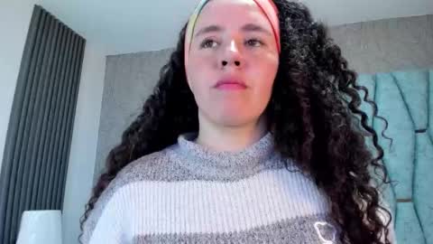 Snapshot of valeriaa_soler chatting on 09/18/25, 04:53 Valeria online show from 09/18/25, 04:53