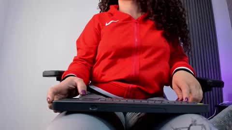 Snapshot of valeriaa_soler chatting on 10/09/25, 01:53 Valeria online show from 10/09/25, 01:53