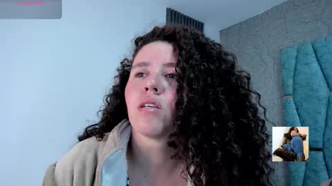 Snapshot of valeriaa_soler chatting on 10/11/25, 02:26 Valeria online show from 10/11/25, 02:26