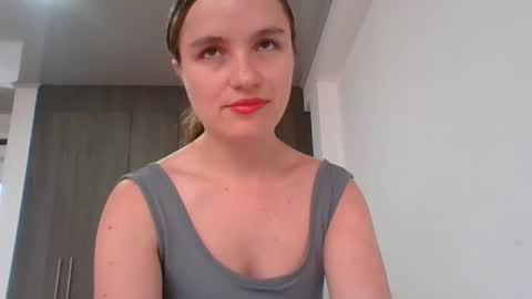 Snapshot of valeriafrannco chatting on 04/06/26, 10:33 valeriafrannco online show from 04/06/26, 10:33