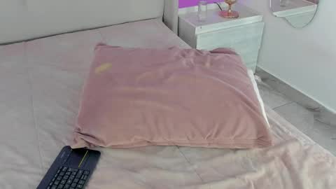 Valeria online show from 12/18/25, 12:00