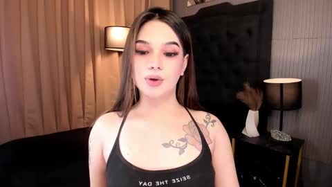 Valeria online show from 10/21/25, 12:44