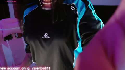 Snapshot of valeribell1 chatting on 01/07/25, 05:22 Valeri online show from 01/07/25, 05:22