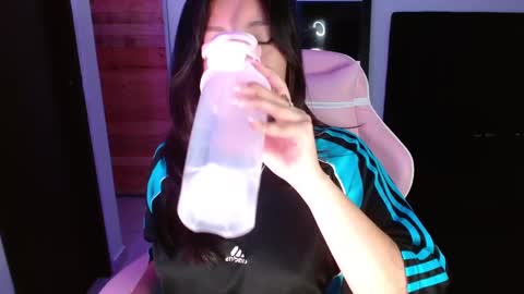 Snapshot of valeribell1 chatting on 02/18/25, 09:54 Valeri online show from 02/18/25, 09:54