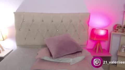 Snapshot of valerie_21 chatting on 01/04/25, 12:05 Valeriee online show from 01/04/25, 12:05