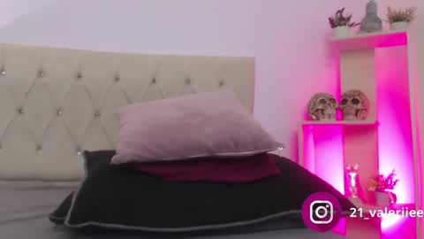 Snapshot of valerie_21 chatting on 01/09/25, 12:09 Valeriee online show from 01/09/25, 12:09