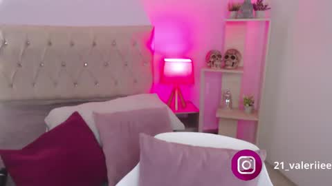Snapshot of valerie_21 chatting on 02/06/25, 09:22 Valeriee online show from 02/06/25, 09:22