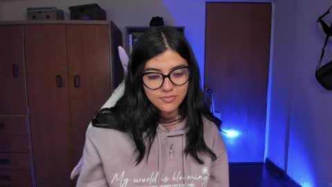 Snapshot of valerie__sky chatting on 01/24/25, 01:35 Val online show from 01/24/25, 01:35