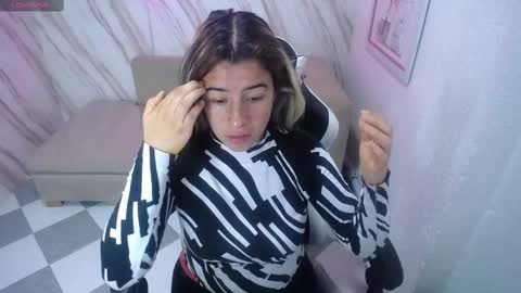 Snapshot of valerie_b chatting on 02/11/25, 03:08 valerie_b online show from 02/11/25, 03:08