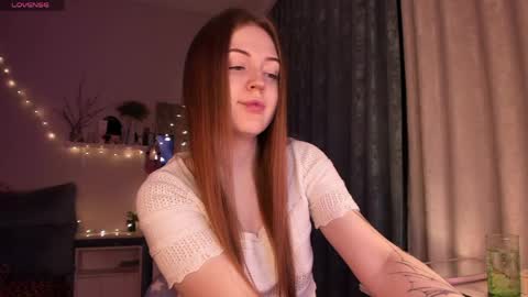Snapshot of valerie_cutee chatting on 04/04/26, 08:17 Lera online show from 04/04/26, 08:17