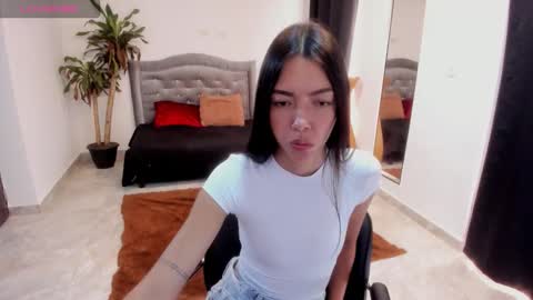 Snapshot of valerie_fox19 chatting on 01/16/26, 02:54 Valerie fox online show from 01/16/26, 02:54