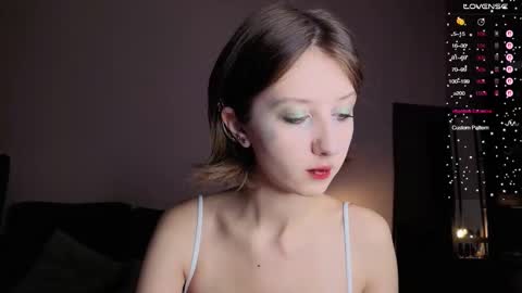 Snapshot of valerie_mooon chatting on 11/01/25, 09:28 Kristi moony online show from 11/01/25, 09:28