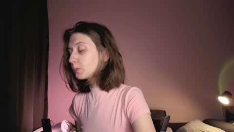 Snapshot of valerie_mooon chatting on 04/19/26, 07:16 Kristi moony online show from 04/19/26, 07:16