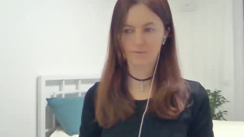 Snapshot of valerie_rose777 chatting on 02/23/25, 10:31 valerie_rose777 online show from 02/23/25, 10:31