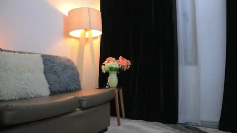 Snapshot of valeriebony chatting on 03/12/26, 04:18 Valerie Style3 online show from 03/12/26, 04:18