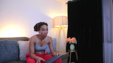 Snapshot of valeriebony chatting on 03/18/26, 03:42 Valerie Style3 online show from 03/18/26, 03:42