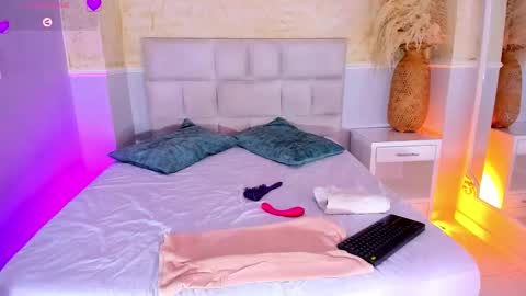 valeriekhaleesi online show from 02/16/26, 10:06