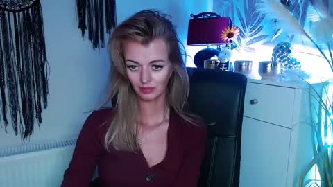 Snapshot of valerieluvsugar chatting on 12/30/24, 08:58 Valerie online show from 12/30/24, 08:58