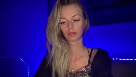 Snapshot of valerieluvsugar chatting on 09/11/25, 09:42 Valerie online show from 09/11/25, 09:42