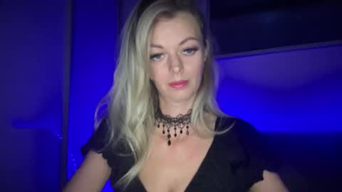 Snapshot of valerieluvsugar chatting on 09/29/25, 08:13 Valerie online show from 09/29/25, 08:13