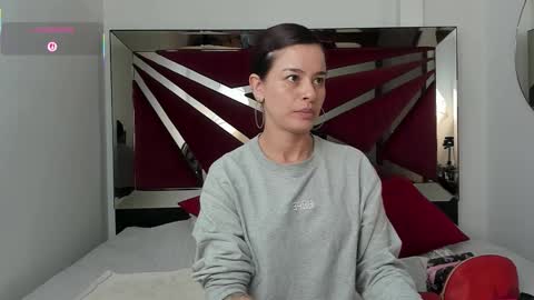 valeriemattson_ online show from 10/11/25, 04:05