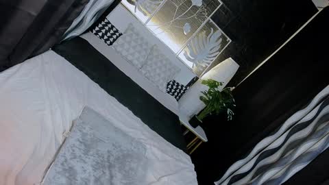 Valerie online show from 12/08/24, 06:43