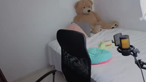 Snapshot of valerihouse_ chatting on 05/14/26, 02:07 valerihouse_ online show from 05/14/26, 02:07