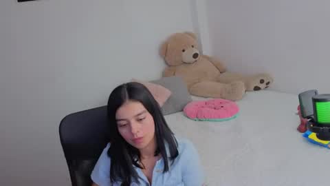 Snapshot of valerihouse_ chatting on 07/04/26, 12:28 valerihouse_ online show from 07/04/26, 12:28