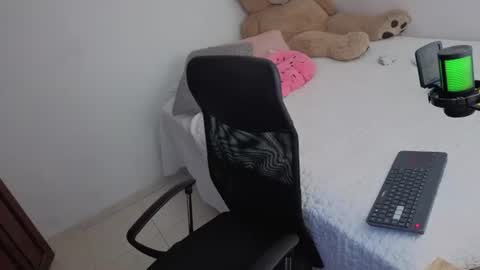 Snapshot of valerihouse_ chatting on 07/07/26, 01:52 valerihouse_ online show from 07/07/26, 01:52
