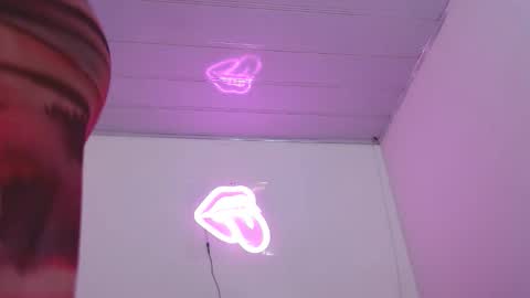 Snapshot of valerii__fox_69 chatting on 04/13/26, 02:39 valerii online show from 04/13/26, 02:39