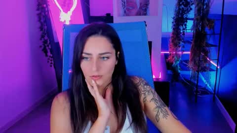 Snapshot of valeriiemills chatting on 09/12/25, 05:13 Valerie online show from 09/12/25, 05:13