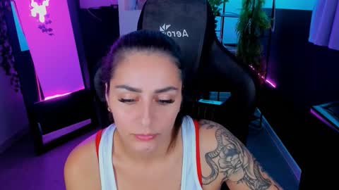 Snapshot of valeriiemills chatting on 09/25/25, 02:54 Valerie online show from 09/25/25, 02:54