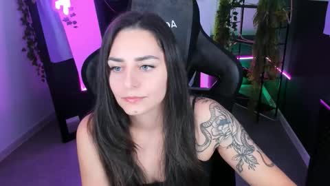 Snapshot of valeriiemills chatting on 10/02/25, 05:09 Valerie online show from 10/02/25, 05:09