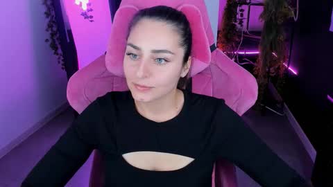 Snapshot of valeriiemills chatting on 10/06/25, 02:58 Valerie online show from 10/06/25, 02:58