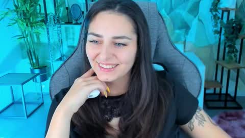 Snapshot of valeriiemills chatting on 10/10/25, 02:49 Valerie online show from 10/10/25, 02:49