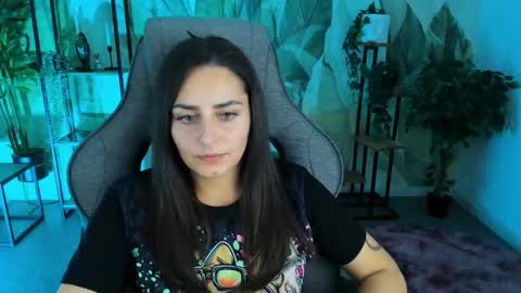 Snapshot of valeriiemills chatting on 10/13/25, 04:18 Valerie online show from 10/13/25, 04:18