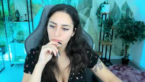 Snapshot of valeriiemills chatting on 10/20/25, 03:12 Valerie online show from 10/20/25, 03:12