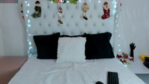 valeria111111 online show from 12/24/24, 02:33